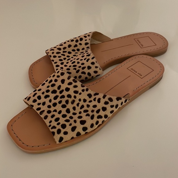 Dolce Vita cheeta print slide sandals size 7.5 - Picture 2 of 6